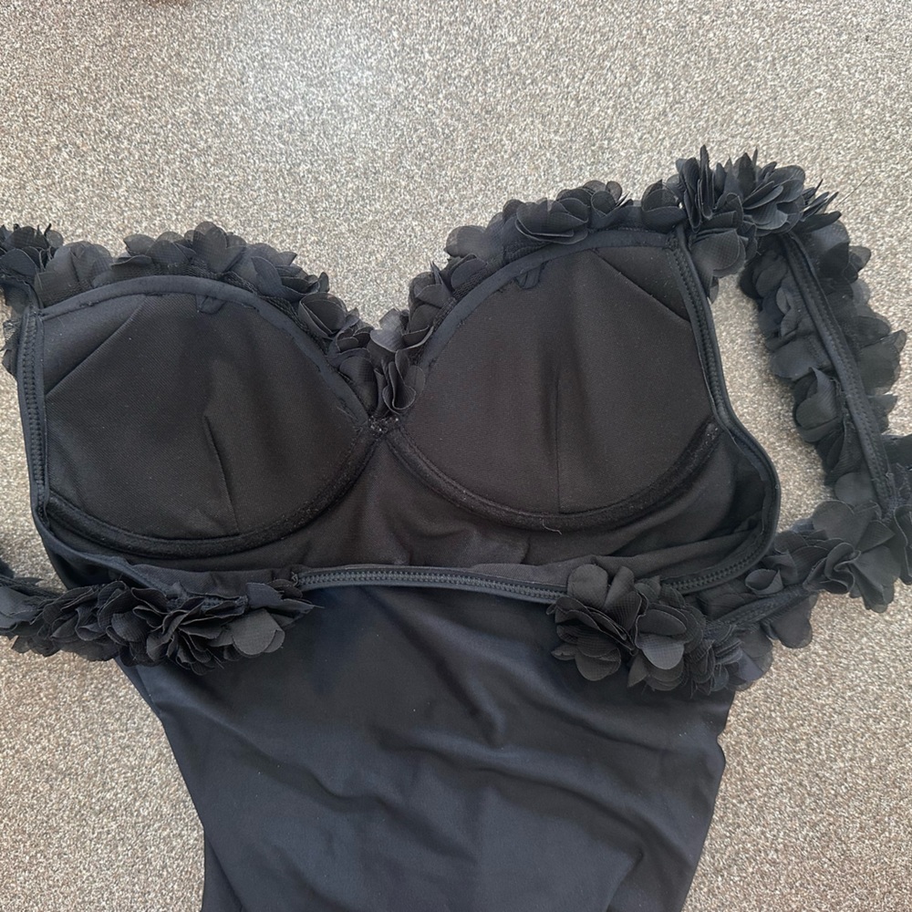Chicwish Swimsuit One Piece 3D Flower Straps And Neckline Padded Cups Black - Picture 8 of 9